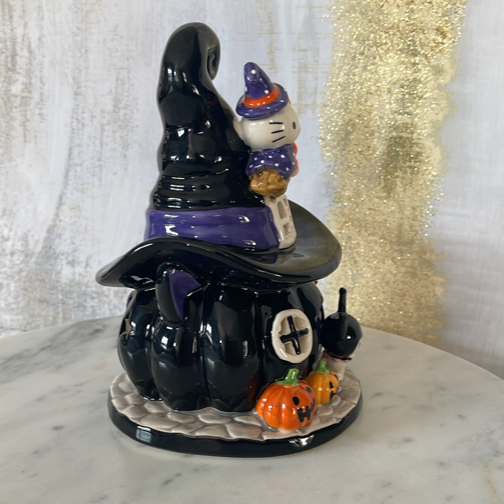 Hello Kitty Witch House Decor - Black, Purple, and Orange - Picture 4 of 7